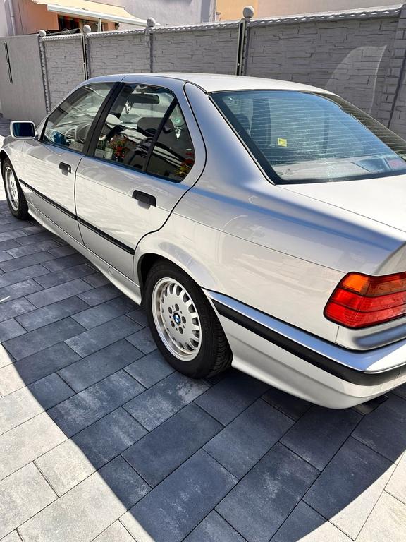BMW 325
