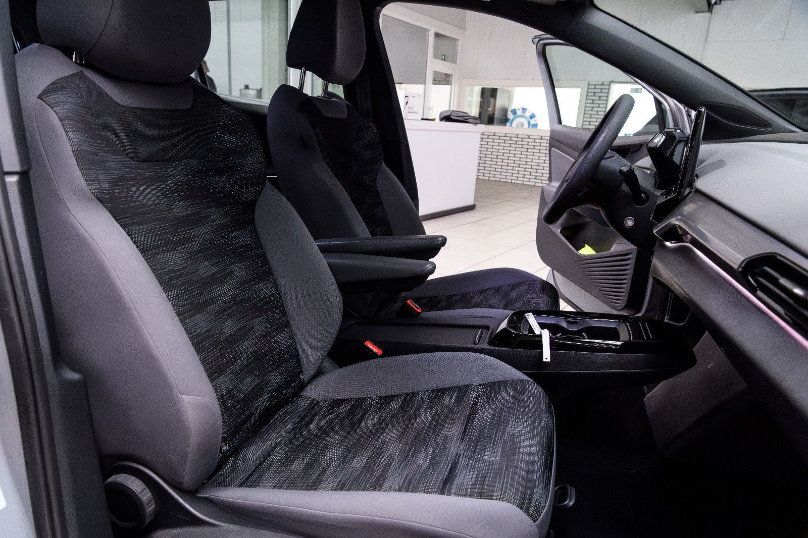 Fahrzeugabbildung Volkswagen ID.4 Pure Performance LED+NAVI+APP+GJ-REIFEN