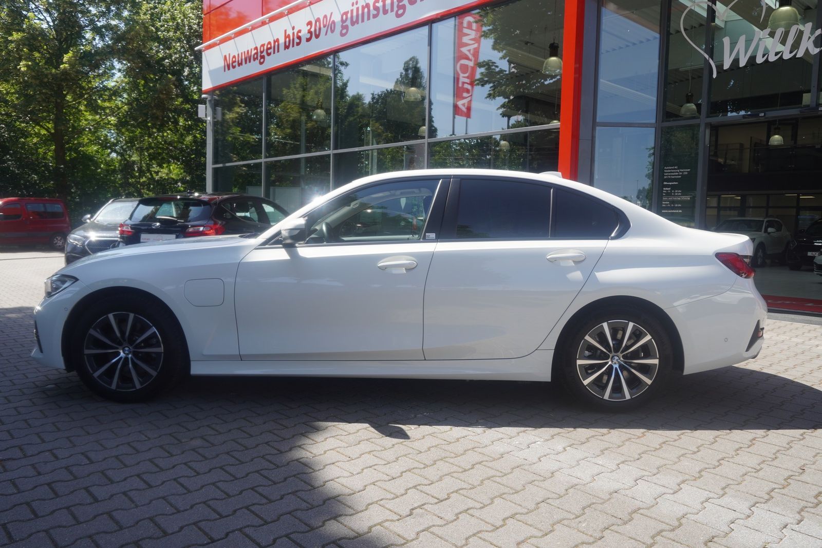 BMW 320e Advantage LED ACC Totwinkel Keyless-Go Navi foto 9