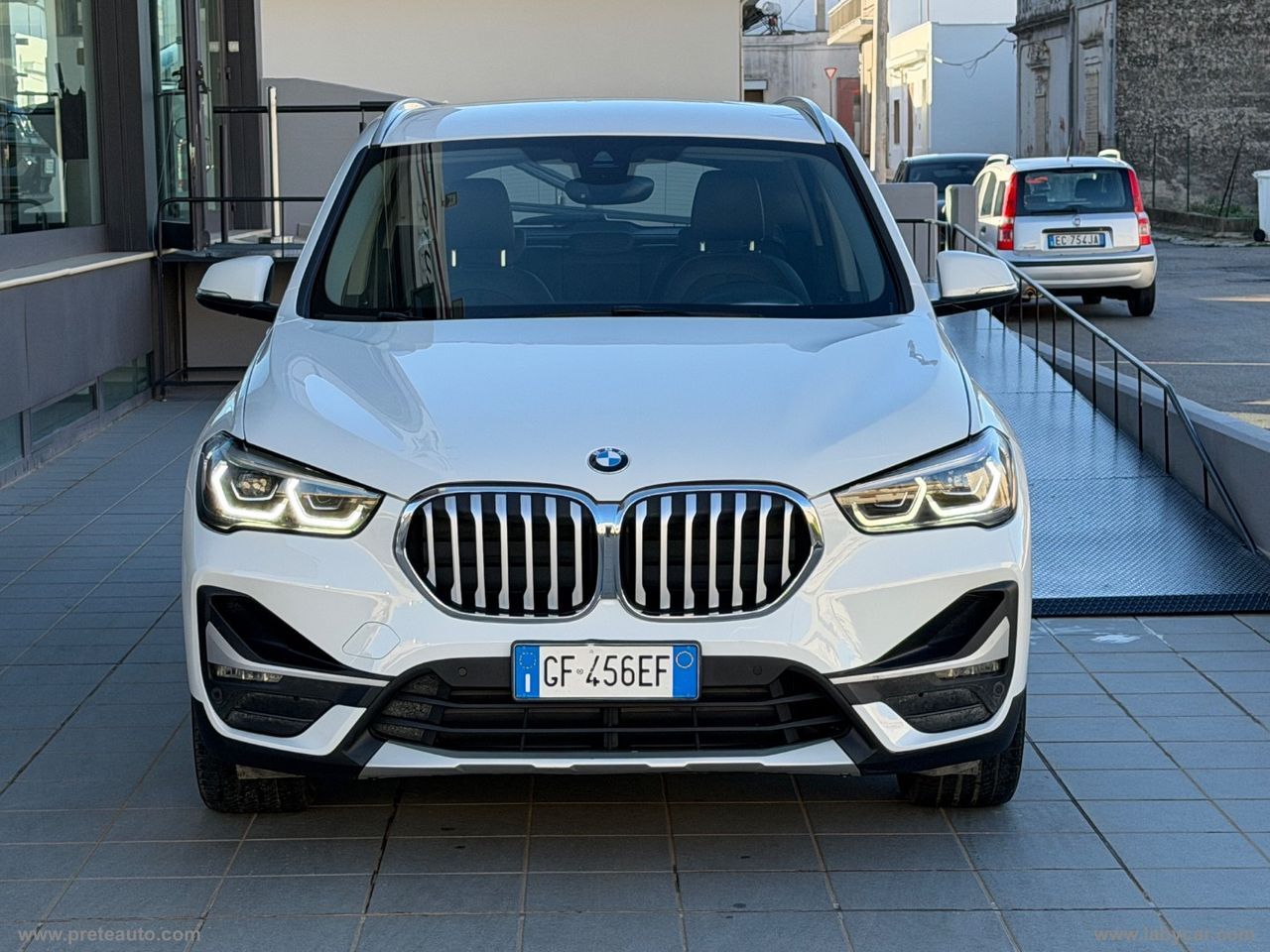BMW X1 sDrive18d xLine AUT imagem 2