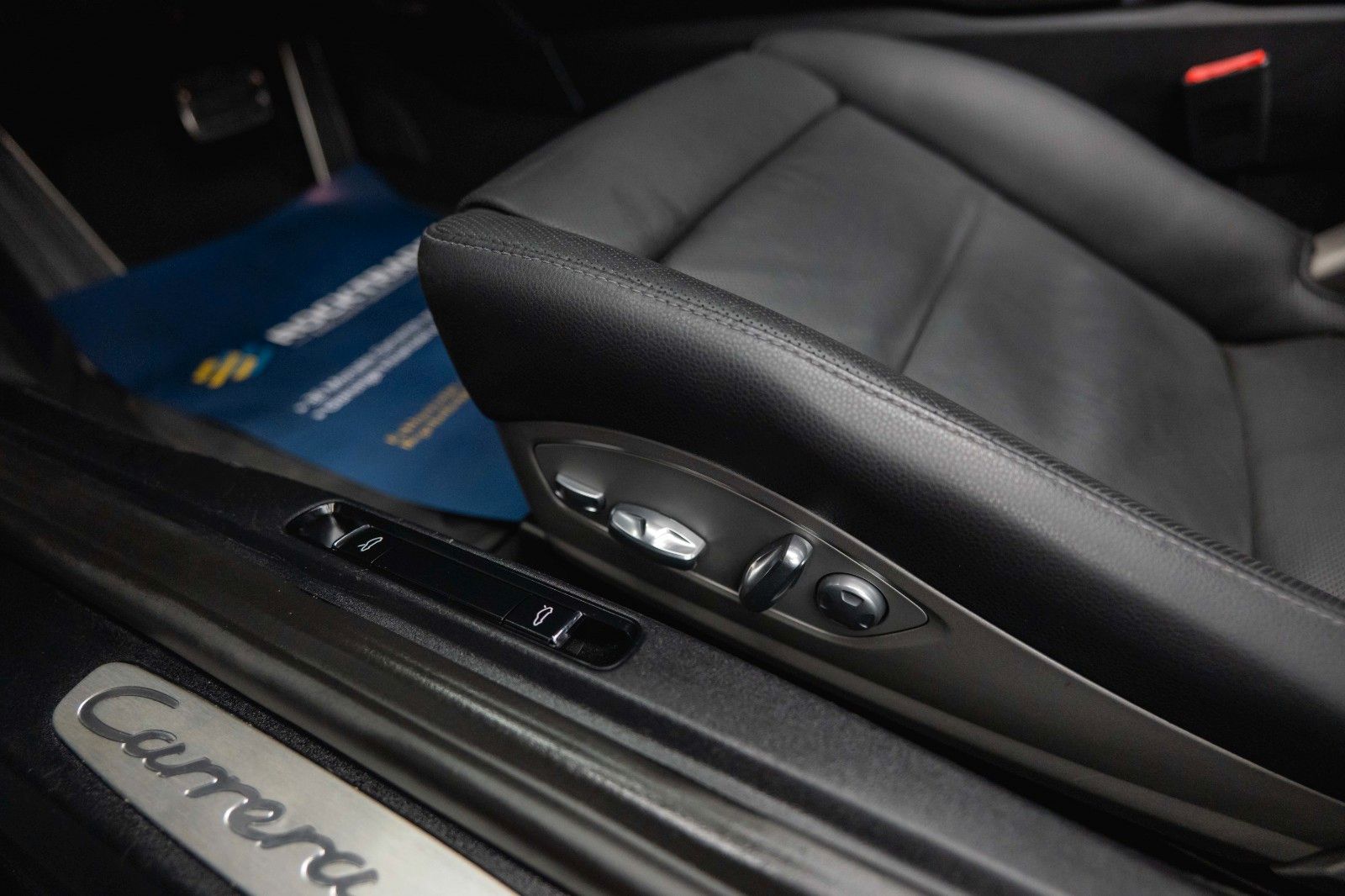 Fahrzeugabbildung Porsche 911 Carrera 4 S Cabriolet Sport Chrono Garantie