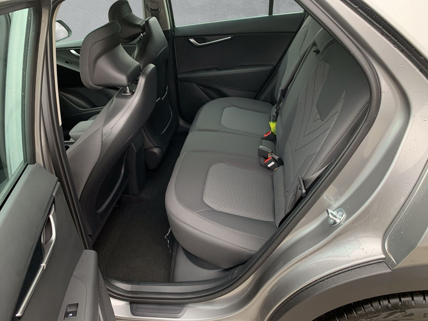 Fahrzeugabbildung Kia Niro STANDART 64,8-kWh-Batterie*FREISPECHEINRICH