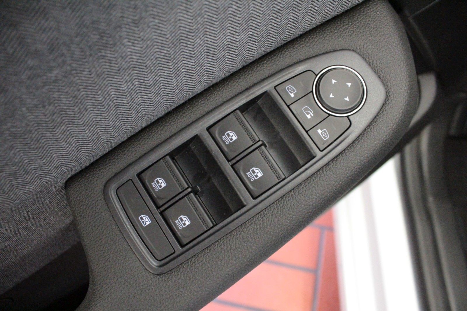 Fahrzeugabbildung Renault Clio TCe 90 Techno *Winter-*&*Look-Paket*