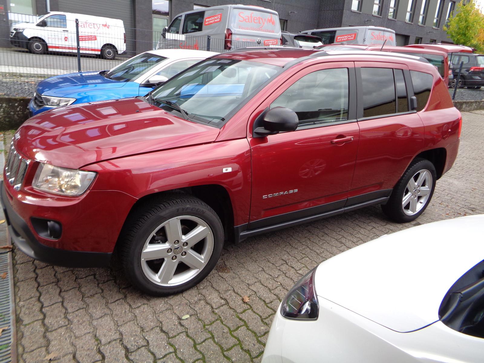 Jeep Compass 2012 — interior