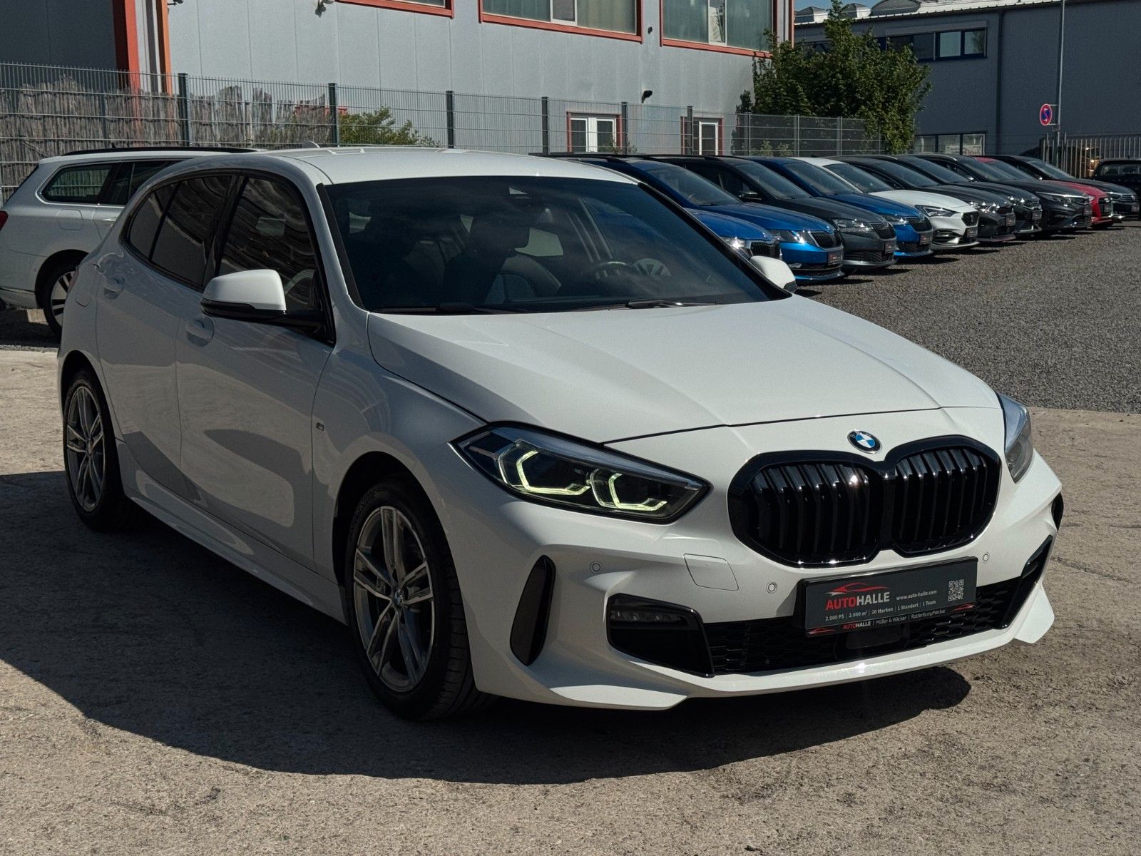 Fahrzeugabbildung BMW 118i F40 M Sport LED PDC Temp HiFi Navi LCProf.