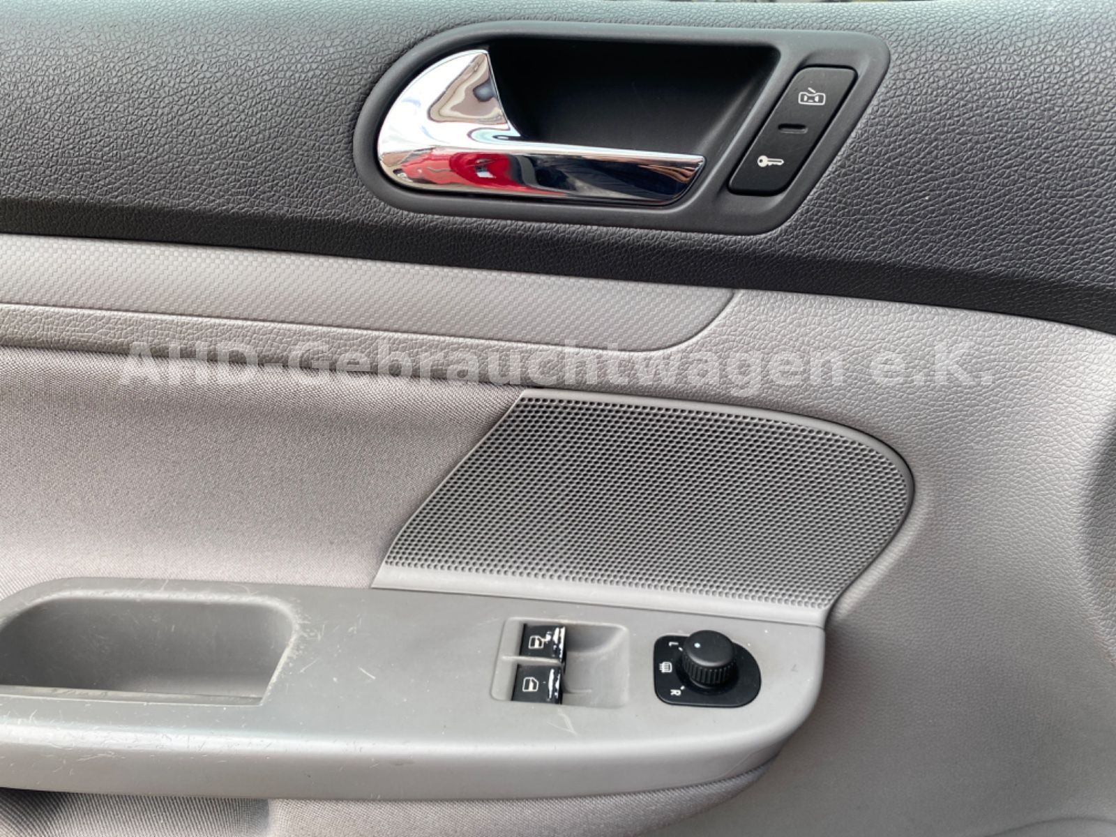 Fahrzeugabbildung Volkswagen Golf V 1.6 Automatik