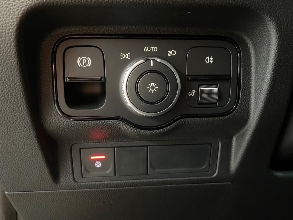 Fahrzeugabbildung Mercedes-Benz T 180 PROGRESSIVE Standard LED PDC AHK SHZ KAM