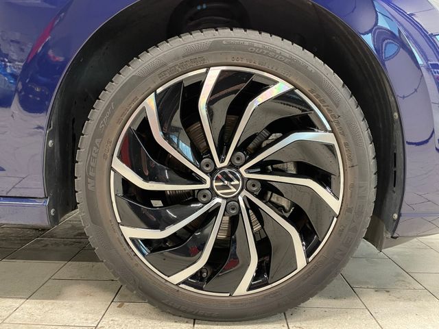 Golf VIII Variant Move 1.0 eTSI DSG LED NAVI ACC