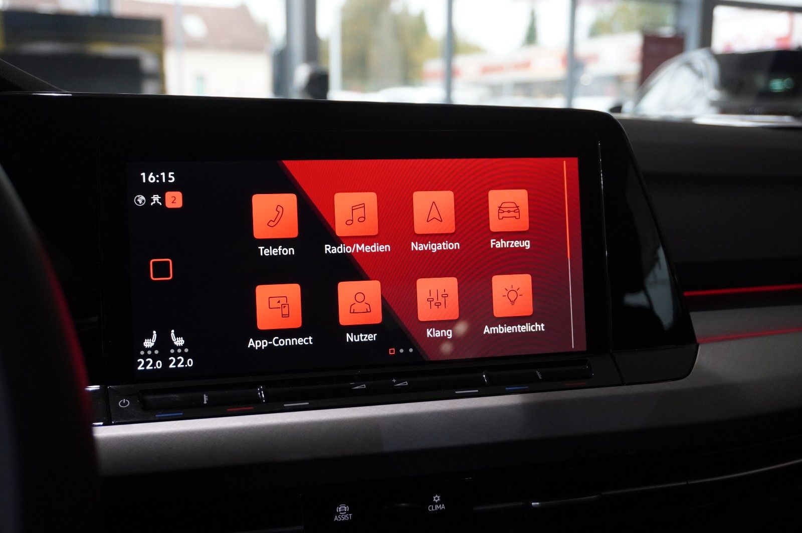 Fahrzeugabbildung Volkswagen Golf VIII Lim. 2.0 TDI LIFE NAVI/LED/VIRT./DAB+