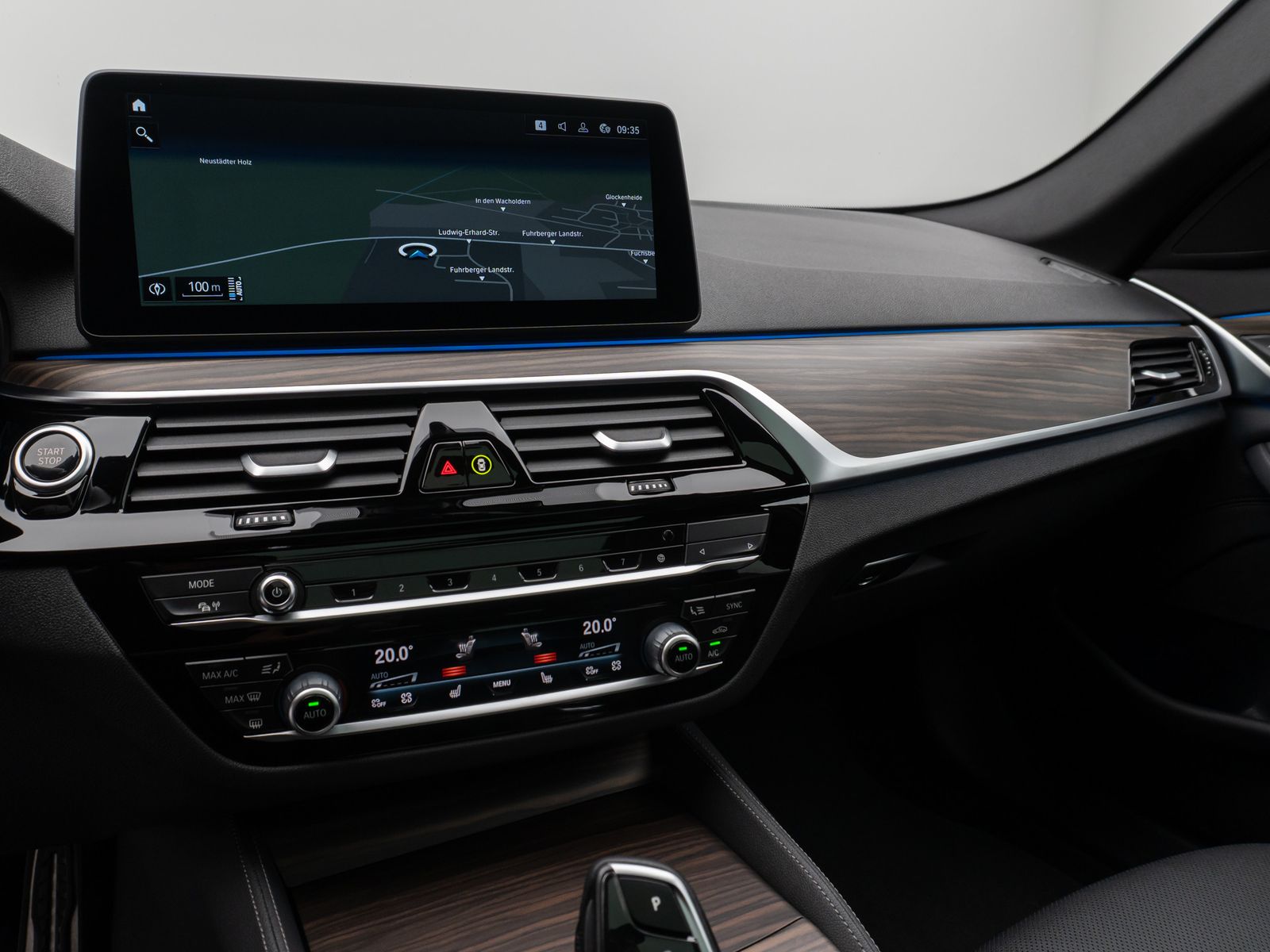 Fahrzeugabbildung BMW 530e xD M Sport Panorama 360°DAB HiFi AHK Alarm
