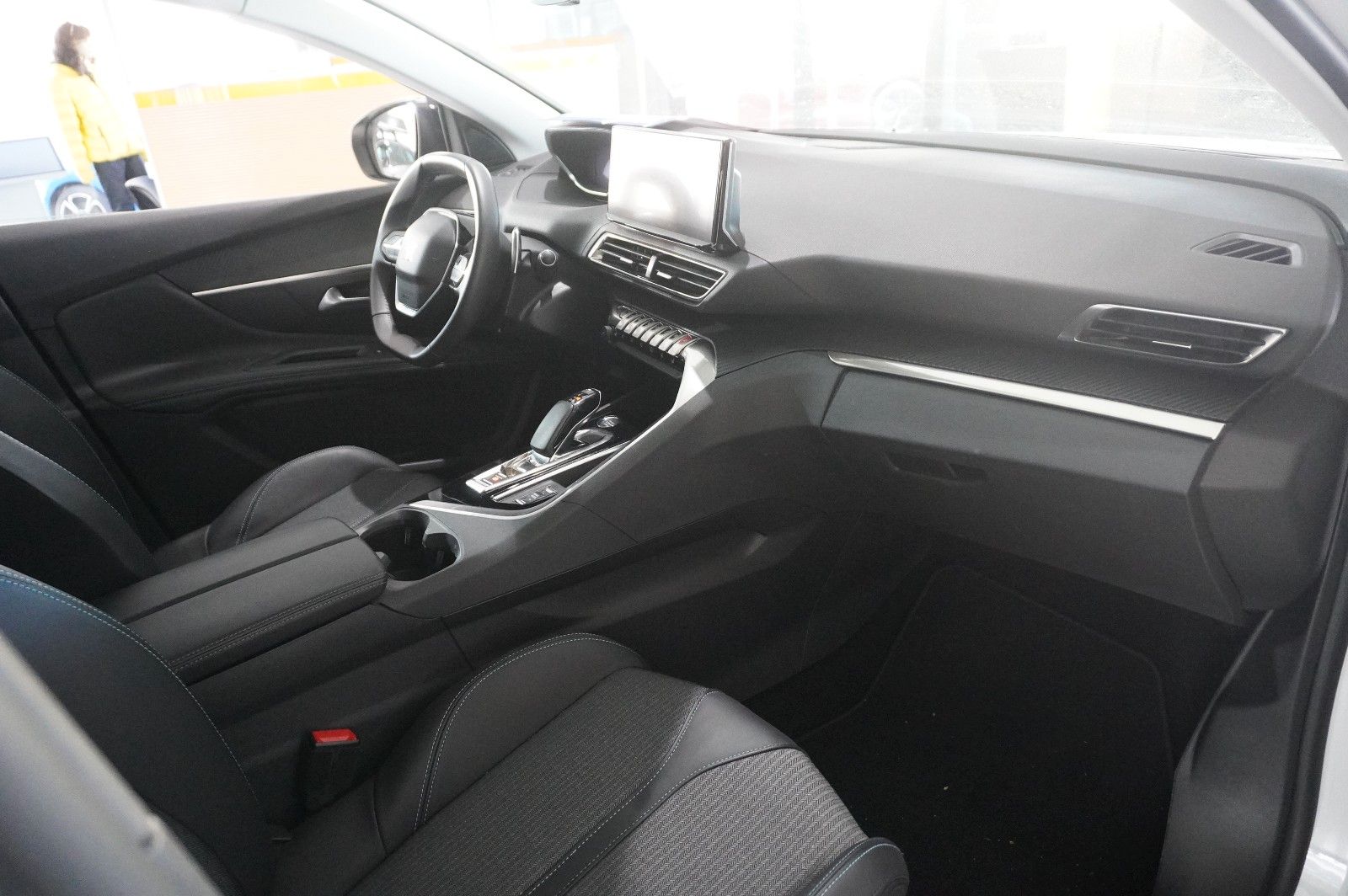 Fahrzeugabbildung Peugeot 3008 Hybrid PHEV ALLURE NAVI/LED/KAMERA/SH/AHK