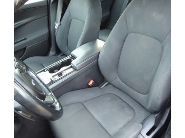 Jaguar XE - 10