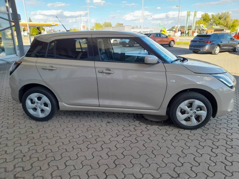 Suzuki Swift 1.2 l Comfort Allgrip Hybrid imagem 3
