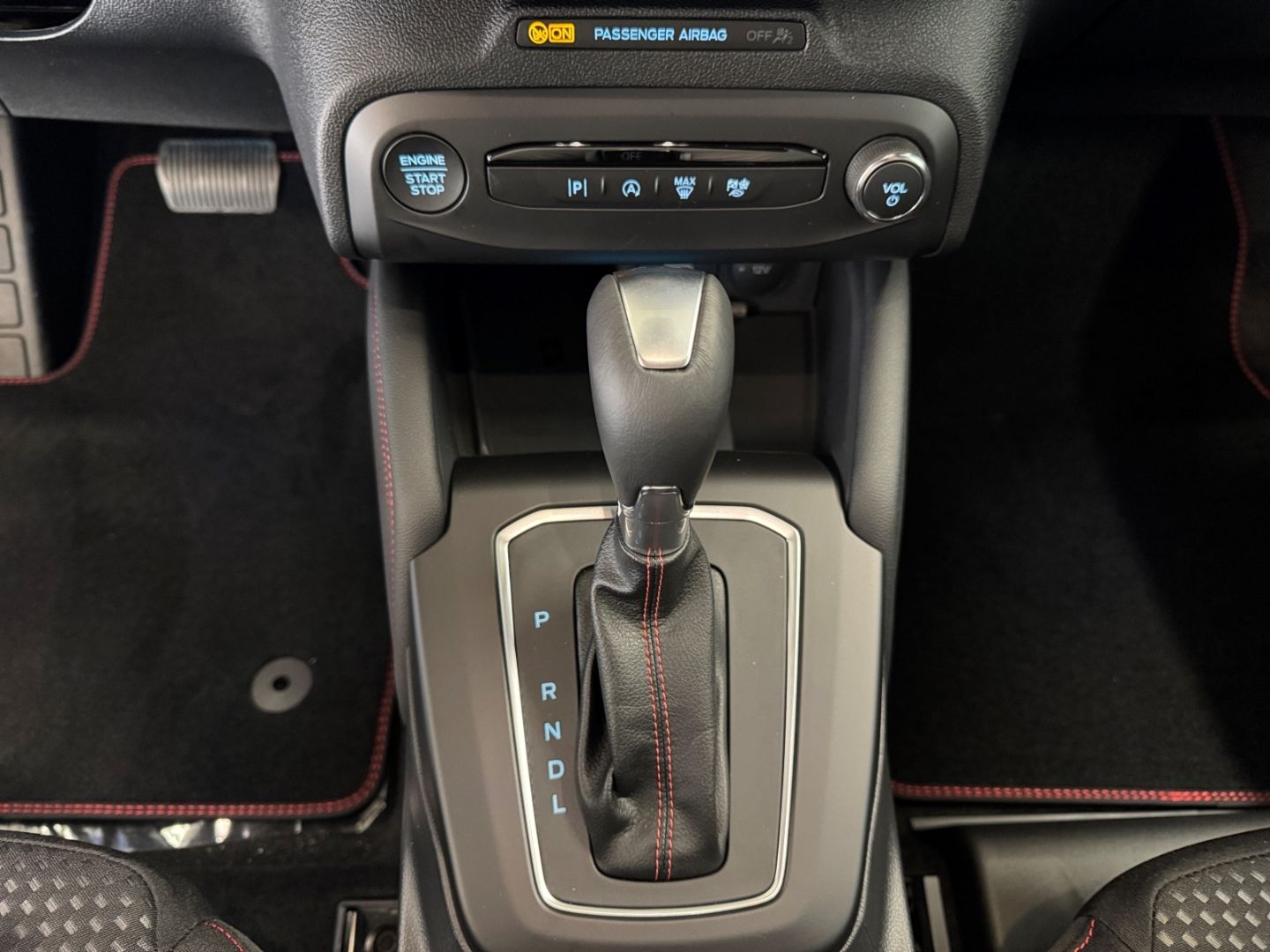 Fahrzeugabbildung Ford Focus ST-Line X B&O VerkehrszeichenER LED Kamera