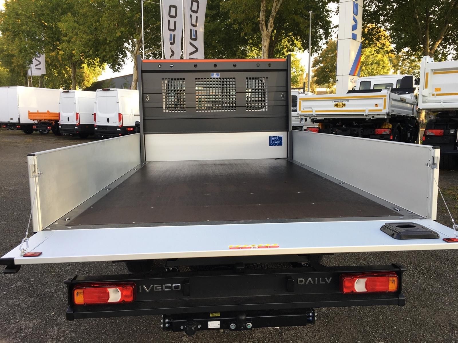 Fahrzeugabbildung Iveco Daily 35S16H3.0A8Y D Pritschenwagen