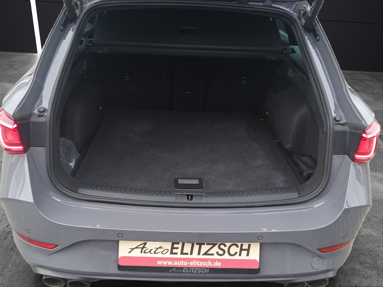 Fahrzeugabbildung CUPRA Leon ST VZ CUP 4Drive LED Navi ACC AHK BREMBO