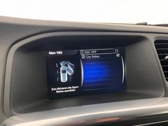 VOLVO V60 D4 AWD/ R-DESIGN / GARANTIE / BUSINESS VOLVO V60 D4 AWD/ R-DESIGN / GARANTIE / BUSINESS