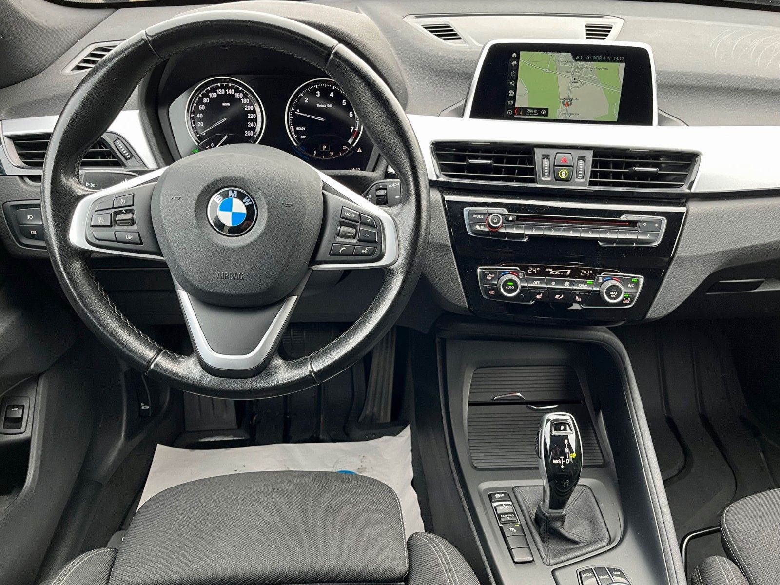 Fahrzeugabbildung BMW X1 sDrive18i Aut. Navi SCHECKHEFT Parkass SPORTS