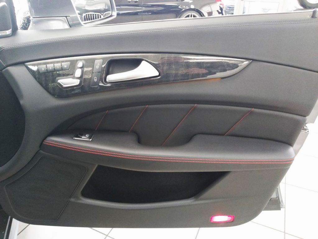 Mercedes-Benz CLS 500 Coupe 4M AMG MEMORY AIRM DISTR 116 T NP