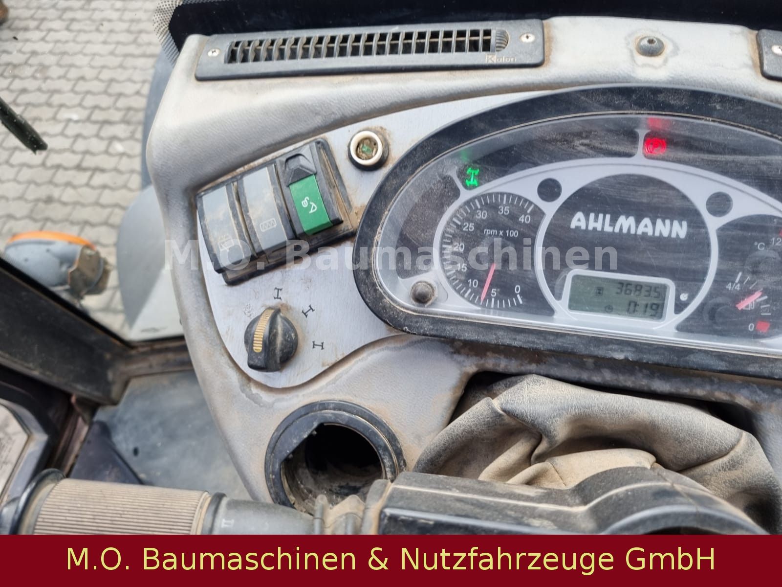 Fahrzeugabbildung Ahlmann AF 1200 / SW / Klappschaufel / Gabel
