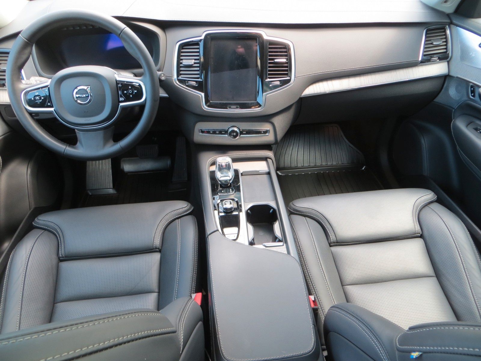 Volvo XC90 T8 AWD Plus Dark Auto GSD 360° LM 21'' AHK foto 9