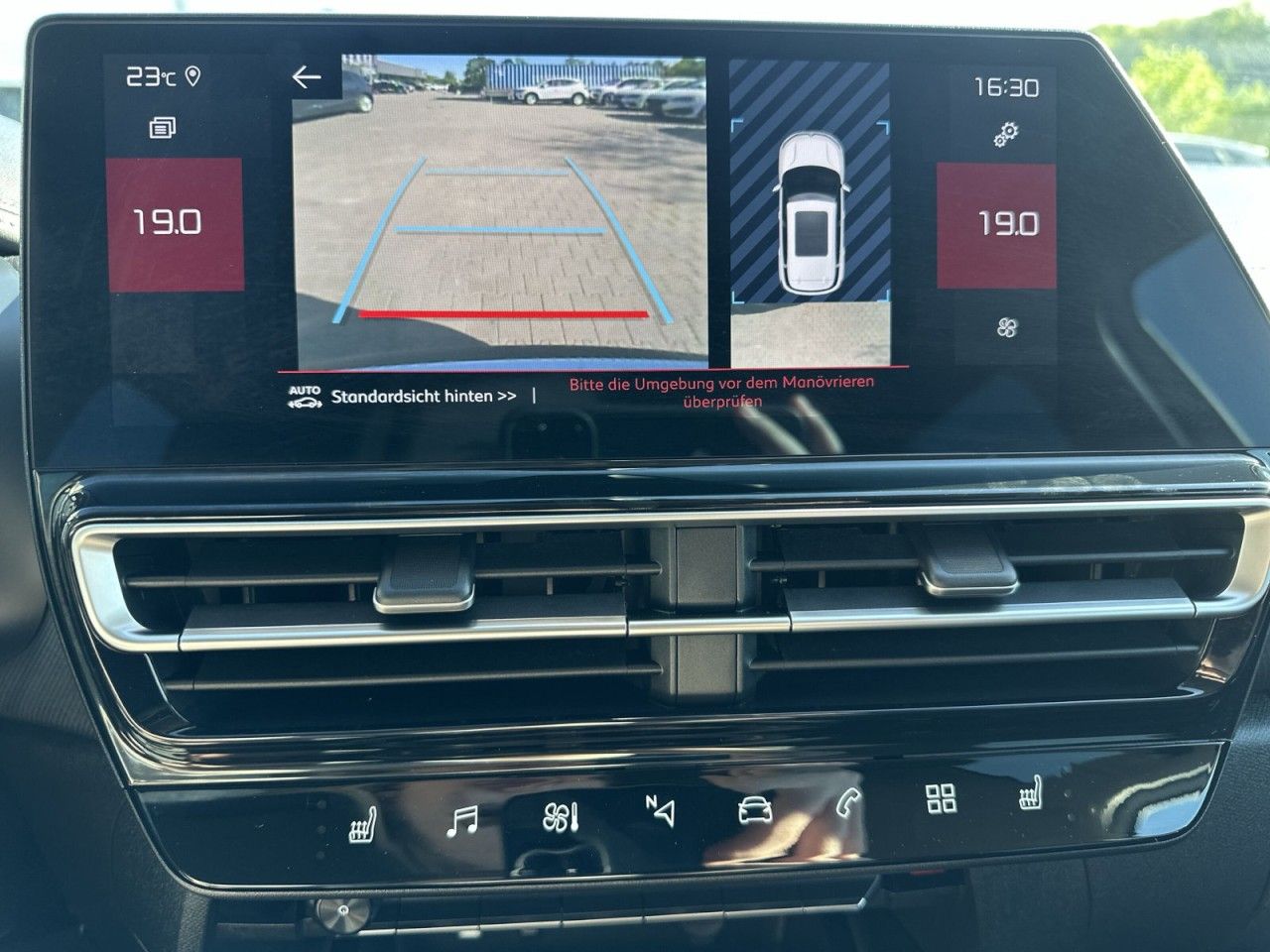 Fahrzeugabbildung Citroën C5 Aircross BlueHDi 130 S&S EAT8 Max - mit KI generiert/bearbeitet
