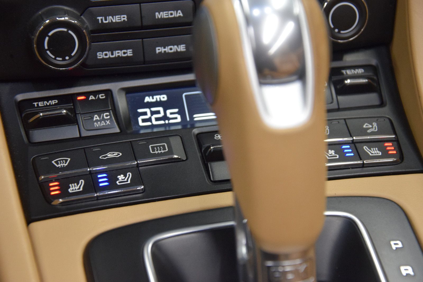 Fahrzeugabbildung Porsche 911/991.2 Carrera 4S Cabrio BOSE S.AGA Sitzlüft.