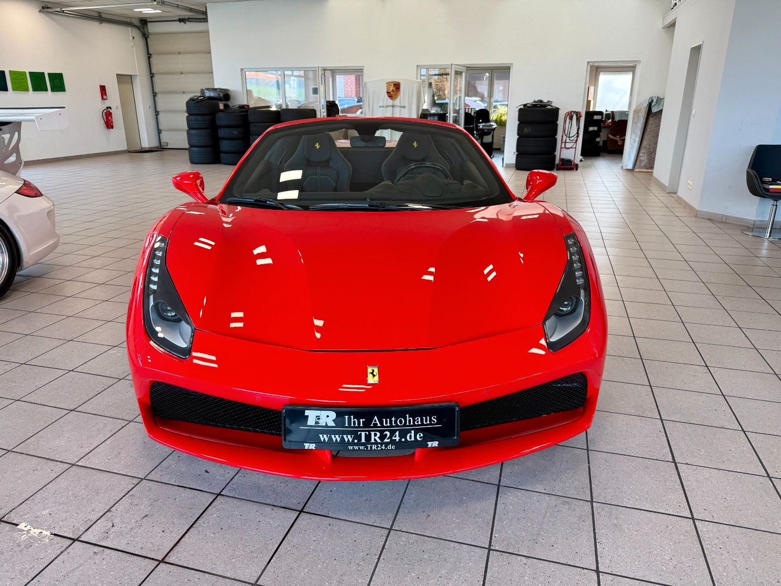 Fahrzeugabbildung Ferrari 488 Spider F1 LIFT / RACINGSEATS / KAMERA
