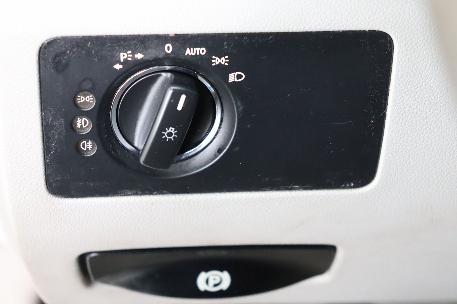 Fahrzeugabbildung Mercedes-Benz R 320 CDI 4MATIC * HUD * AHK * Navi