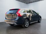 Volvo V60 Cross Country Summum AWD - Volvo V60 Cross Country aus 2017