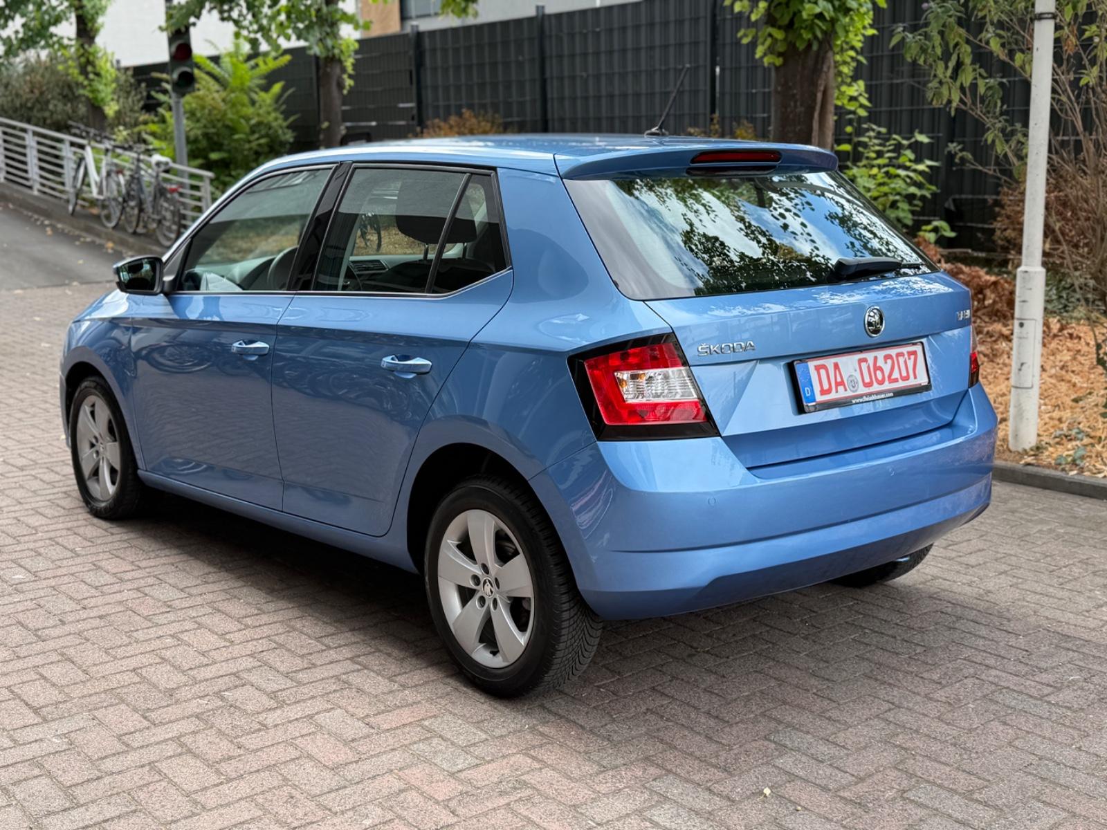Skoda FabiaStyle/Klima.A/Sitz-H/PDCx2/Garantie/Tüv-Neu