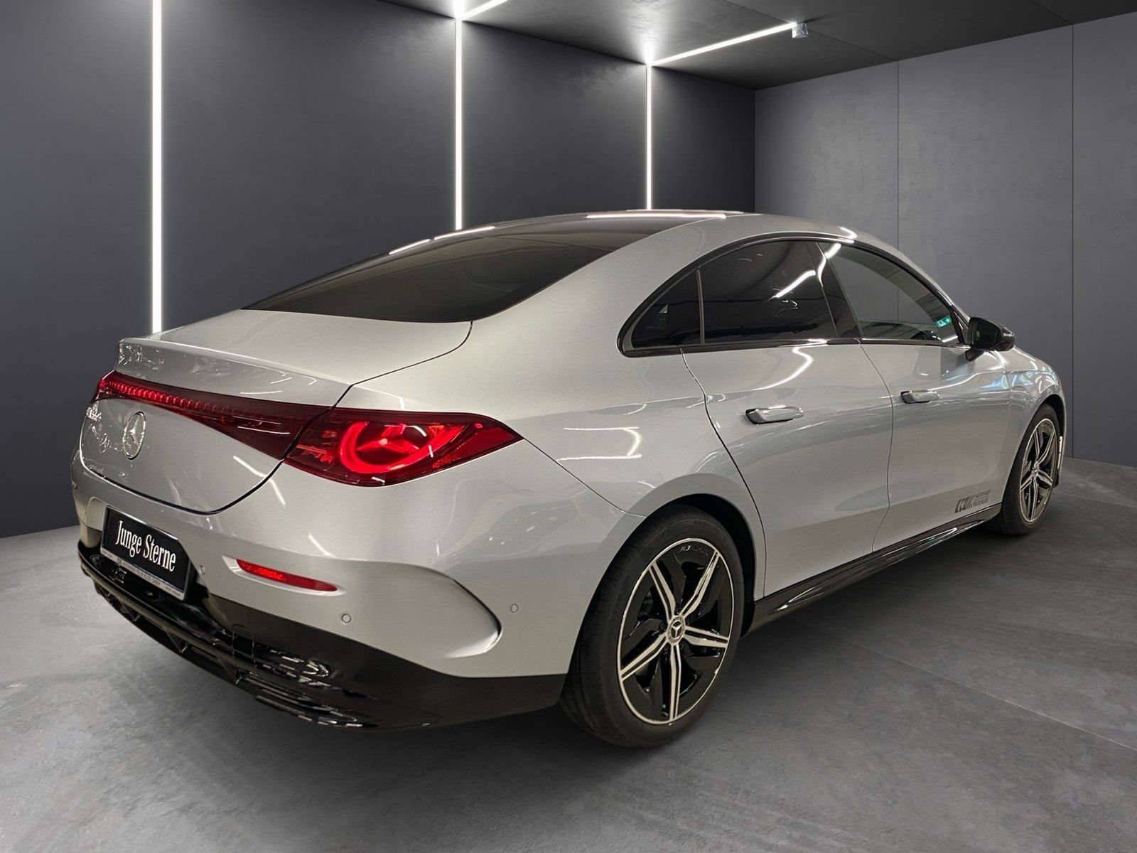 Fahrzeugabbildung Mercedes-Benz CLA 200 AMG*Distro*360°*MultiBeam*Night*Pano*LED