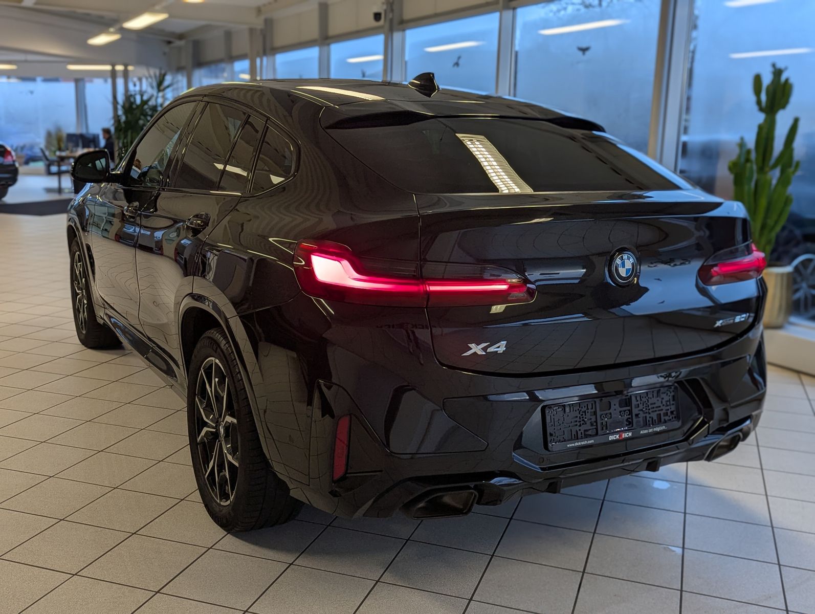 BMW X4 xDrive20i M-Sport Innov. ACC Laser Pano AHK - Image 5