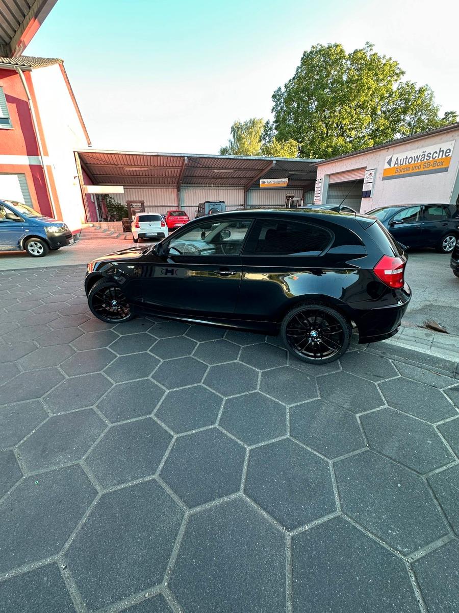 BMW  BMW 116i E81 | TÜV NEU | Neue Reifen | Top Zust