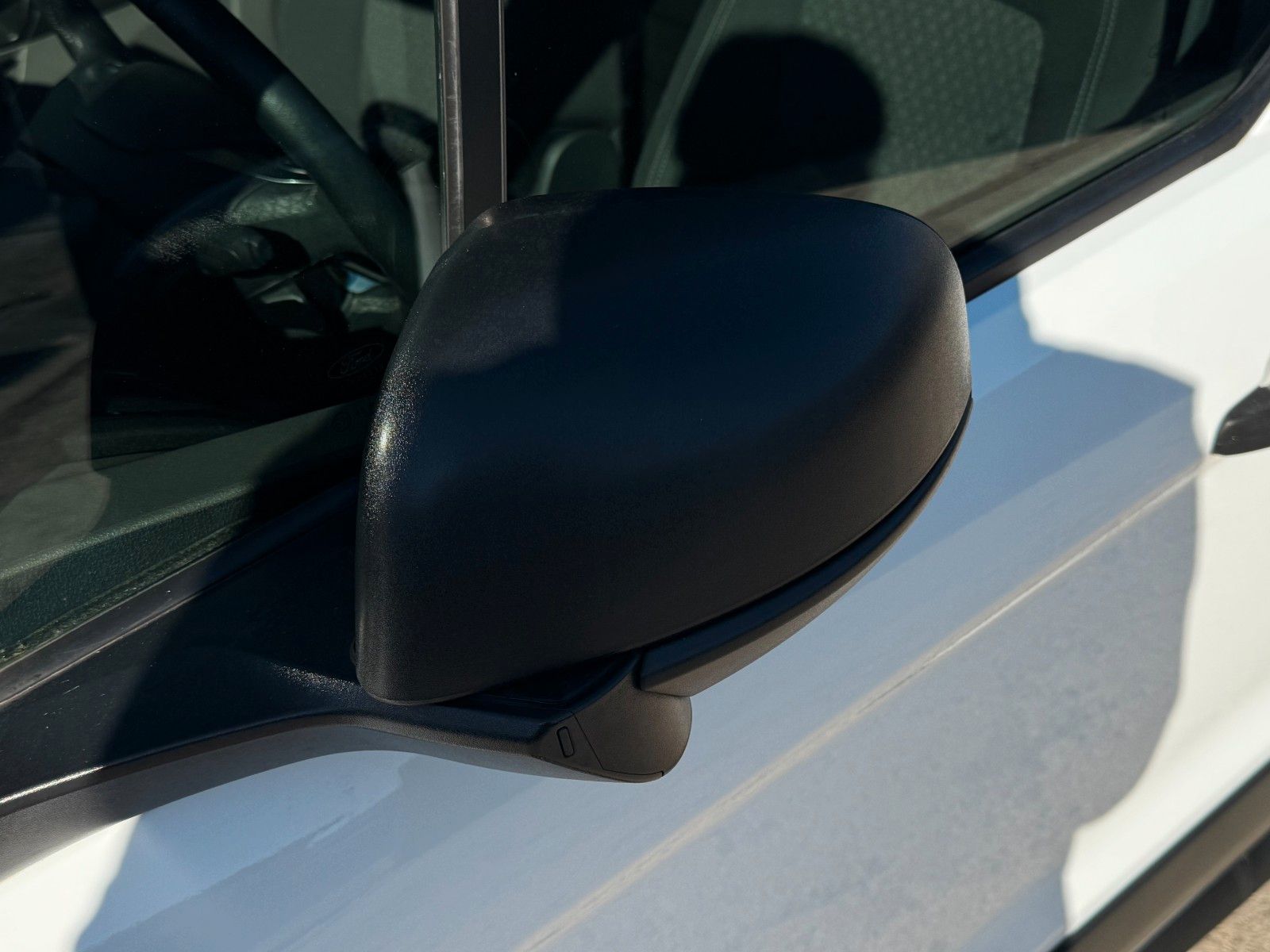 Fahrzeugabbildung Ford Transit Connect 230 L2 Autm. Trend 4d AHK