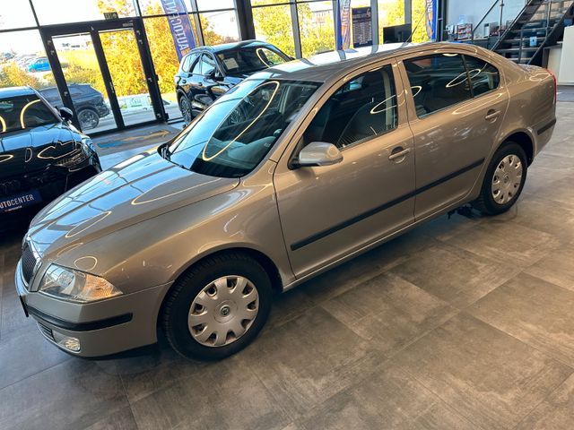 Skoda Octavia *TÜV0328*SCHECKHEFT*TEMPO*AHK*KLIMA*PDC