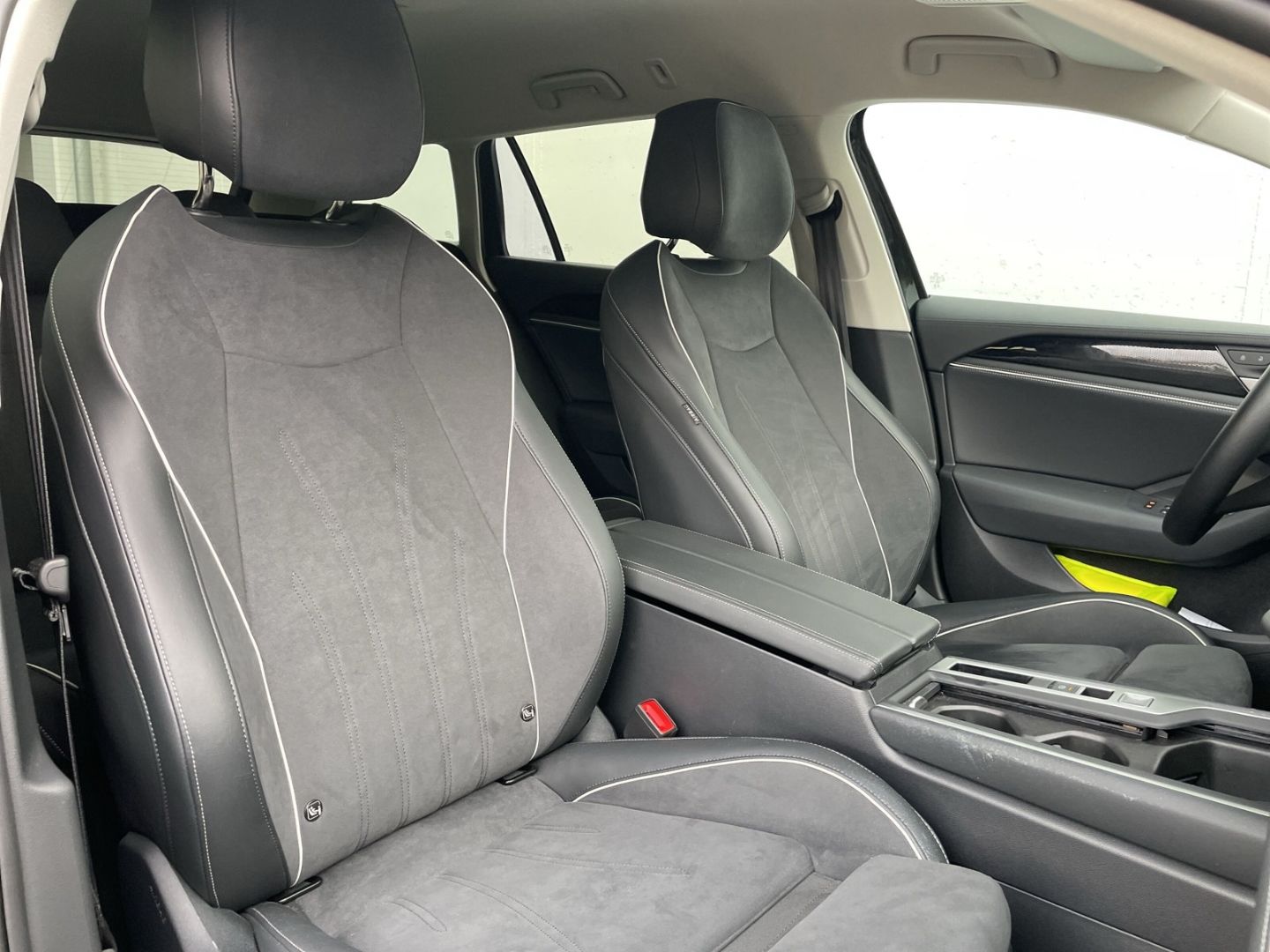 Passat Variant 1.5 eTSI Business AHK/360°Kamera