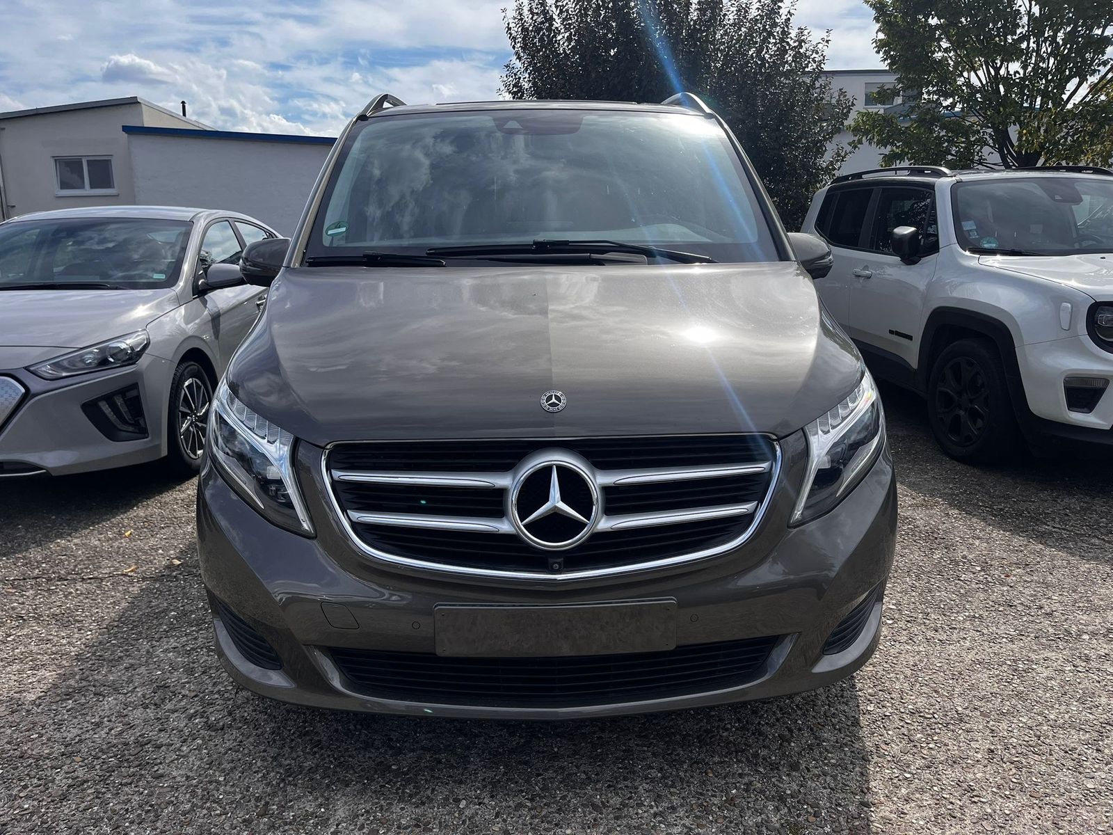 MERCEDES-BENZ V 220 CDI lang Avantgarde Edition – Bild 5