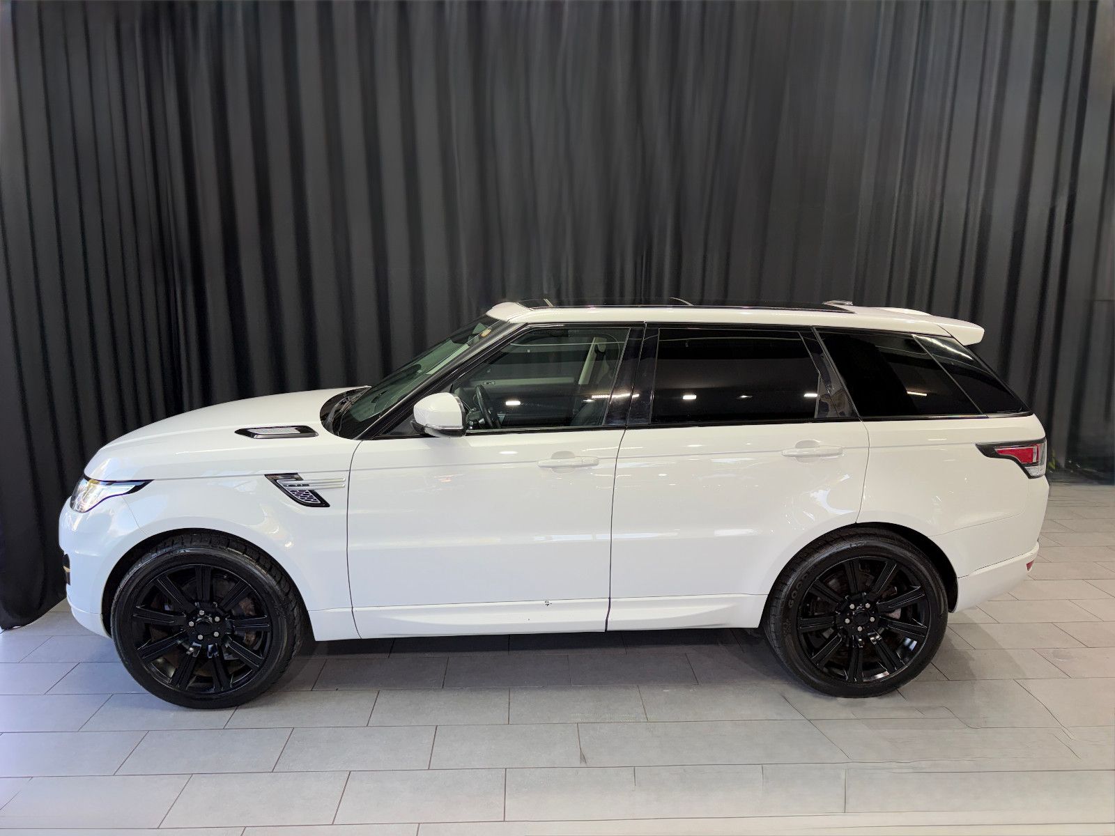 Fahrzeugabbildung Land Rover Range Rover Sport HSE Dynamic|AHK|PANO