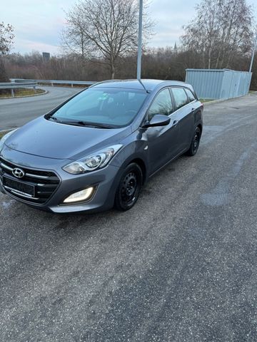 Hyundai i30 cw blue Trend Euro 6