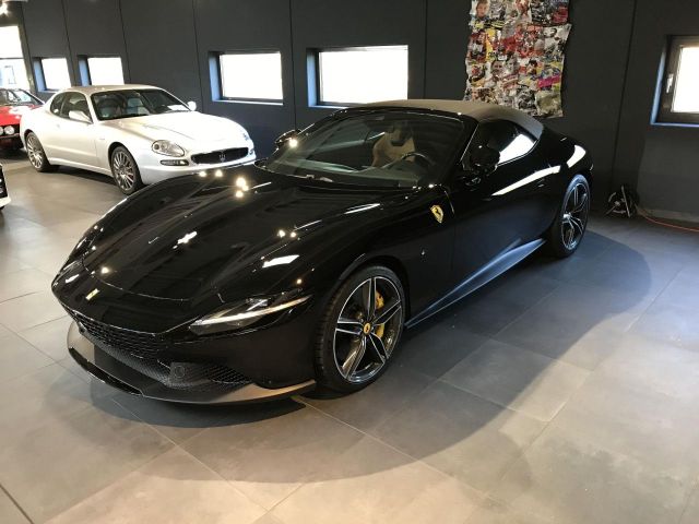 FERRARI Roma