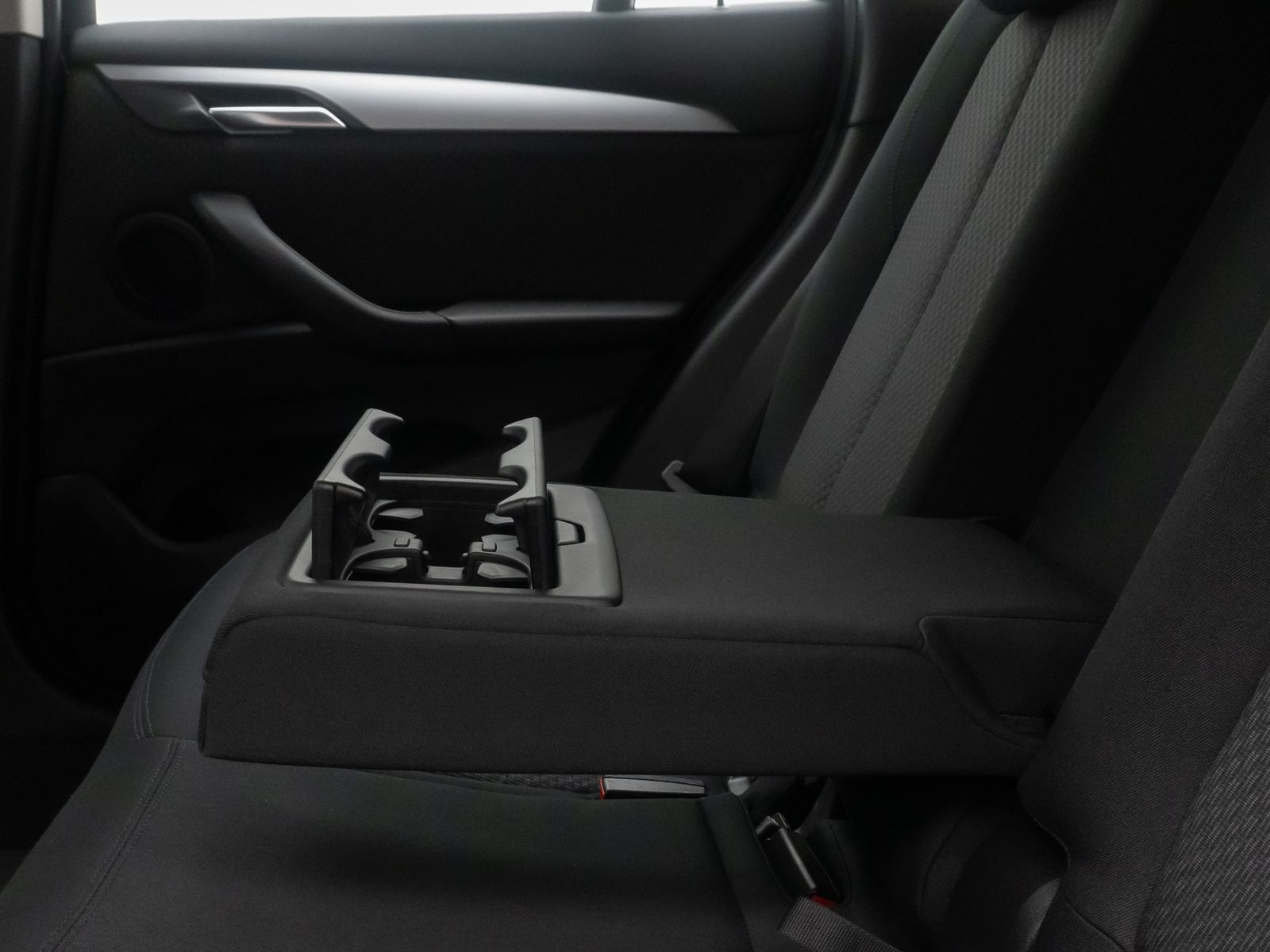 Fahrzeugabbildung BMW X1 sD18i GeschwindigReg DAB ParkAss Navi Lordos