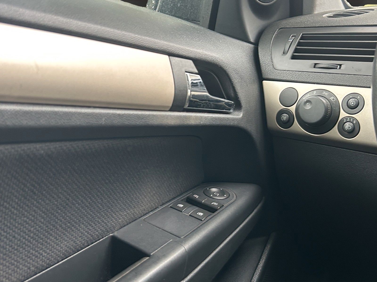 Fahrzeugabbildung Opel Astra H Lim. Edition/Service Neu/Klima/Tempomat