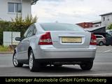 Volvo S40 Lim. 2.4 Momentum*KLIMA*LEDER*SHZ*8-FACH ALU - gebrauchte Volvo S40 aus dem Jahr 2006