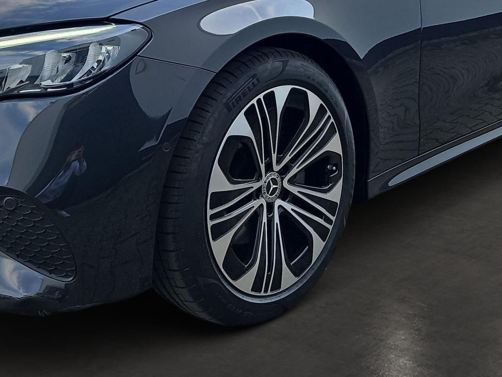 Fahrzeugabbildung Mercedes-Benz E 200 Avantg. Pano Navi Totwi. LED Winterpaket