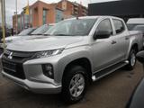 Mitsubishi L200 2.3 D Double Cab 4x4 Easy Select - silberne Mitsubishi L200