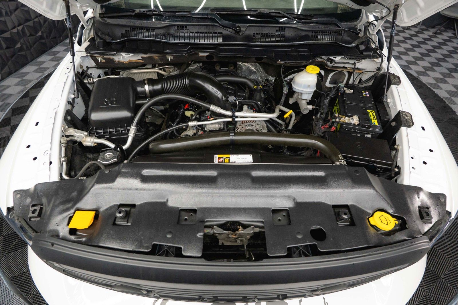 Fahrzeugabbildung Dodge RAM 5.7 V8 HEMI 4x4 OFFROAD Night-Paket *LED*AHK