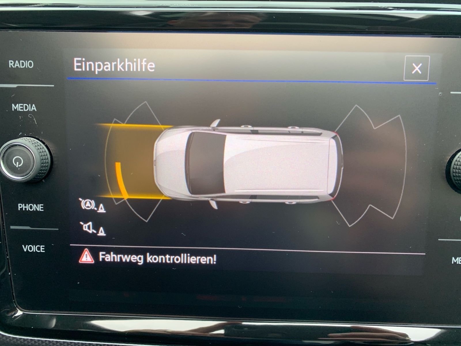 Fahrzeugabbildung Volkswagen Touran 2.0 TDI Active Navi Panorama Dach
