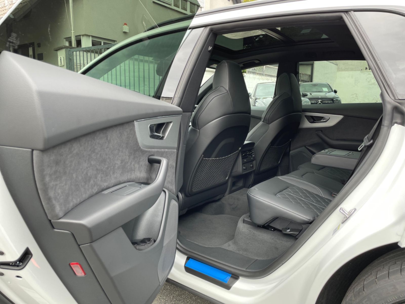 Fahrzeugabbildung Audi Q8 50 TDI Facelift |SLine|HUD|Softclose|23"|360°