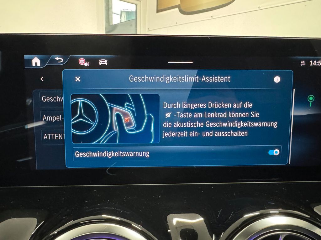 MERCEDES-BENZ GLA 250 4M AMG*PANO*NIGHT*MULTIBEAM*KAMERA*DISTR MERCEDES-BENZ GLA 250 4M AMG*PANO*NIGHT*MULTIBEAM*KAMERA*DISTR